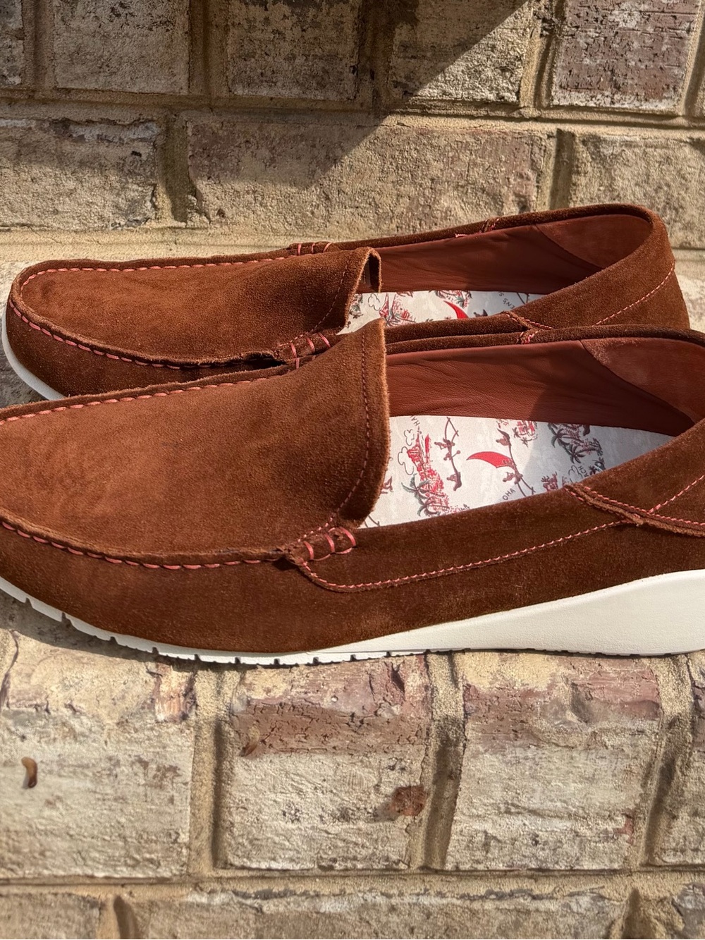 OluKai Ka’a Brown Sugar Suede Loafers Men’s 11.5 Worn Once Box